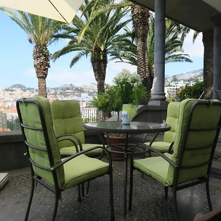 Luxury Villa In City Center Private Pool * Funchal (Madeira)